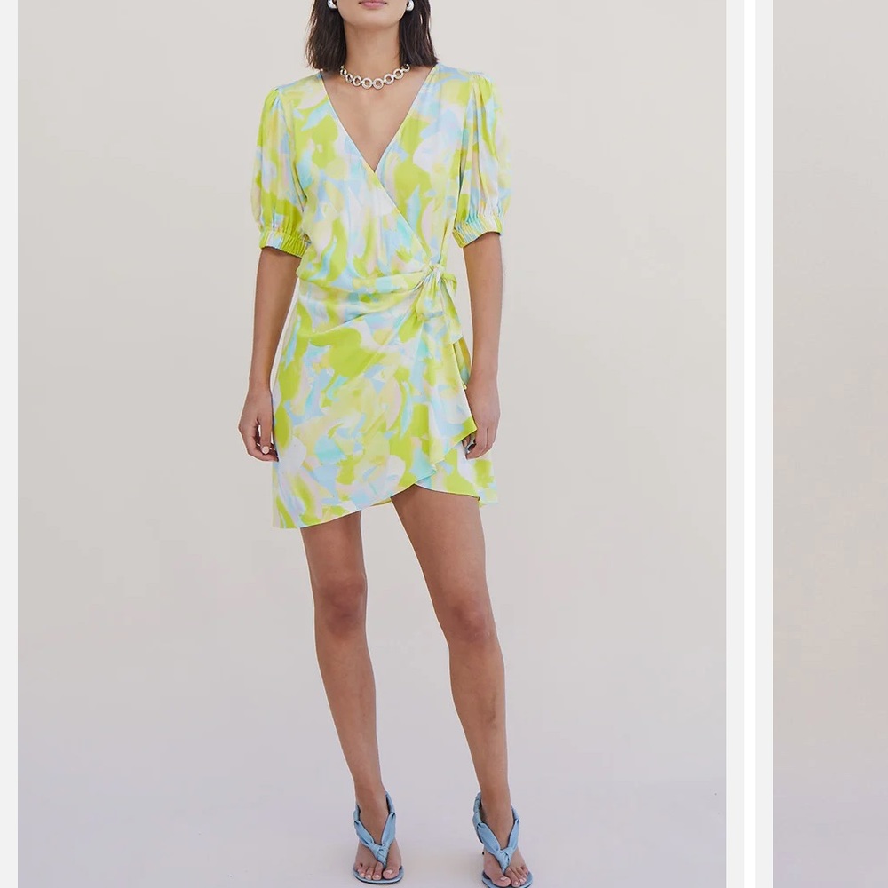 Suboo satin wrap yellow dress size Xs nwt